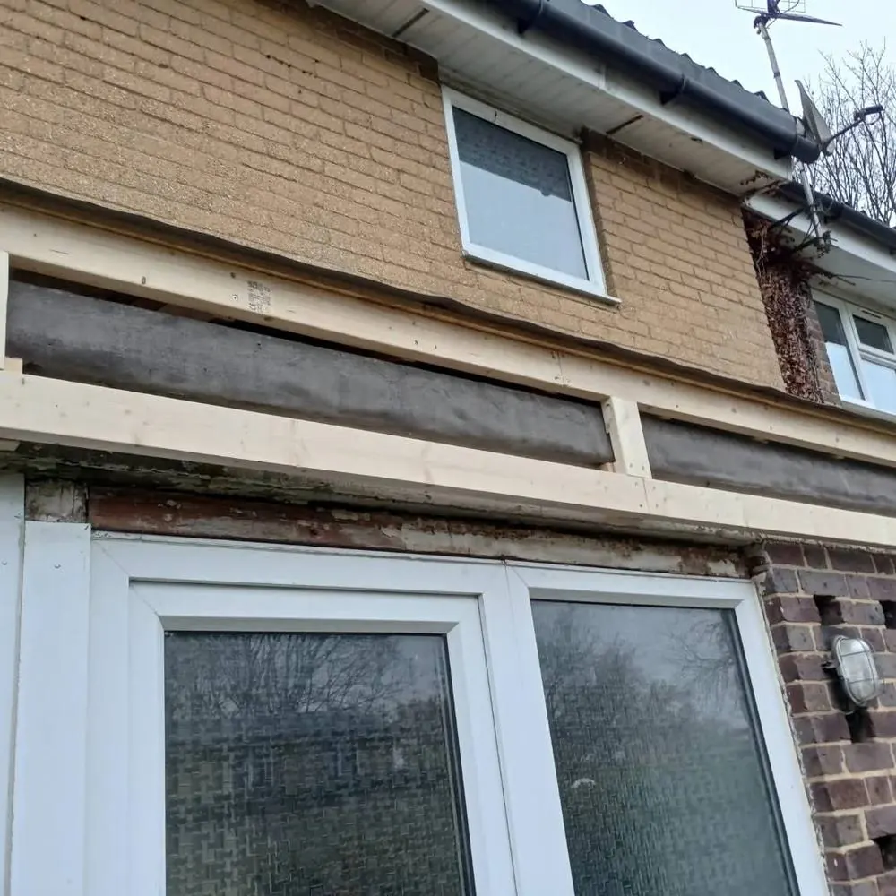 Old fascia before replacement